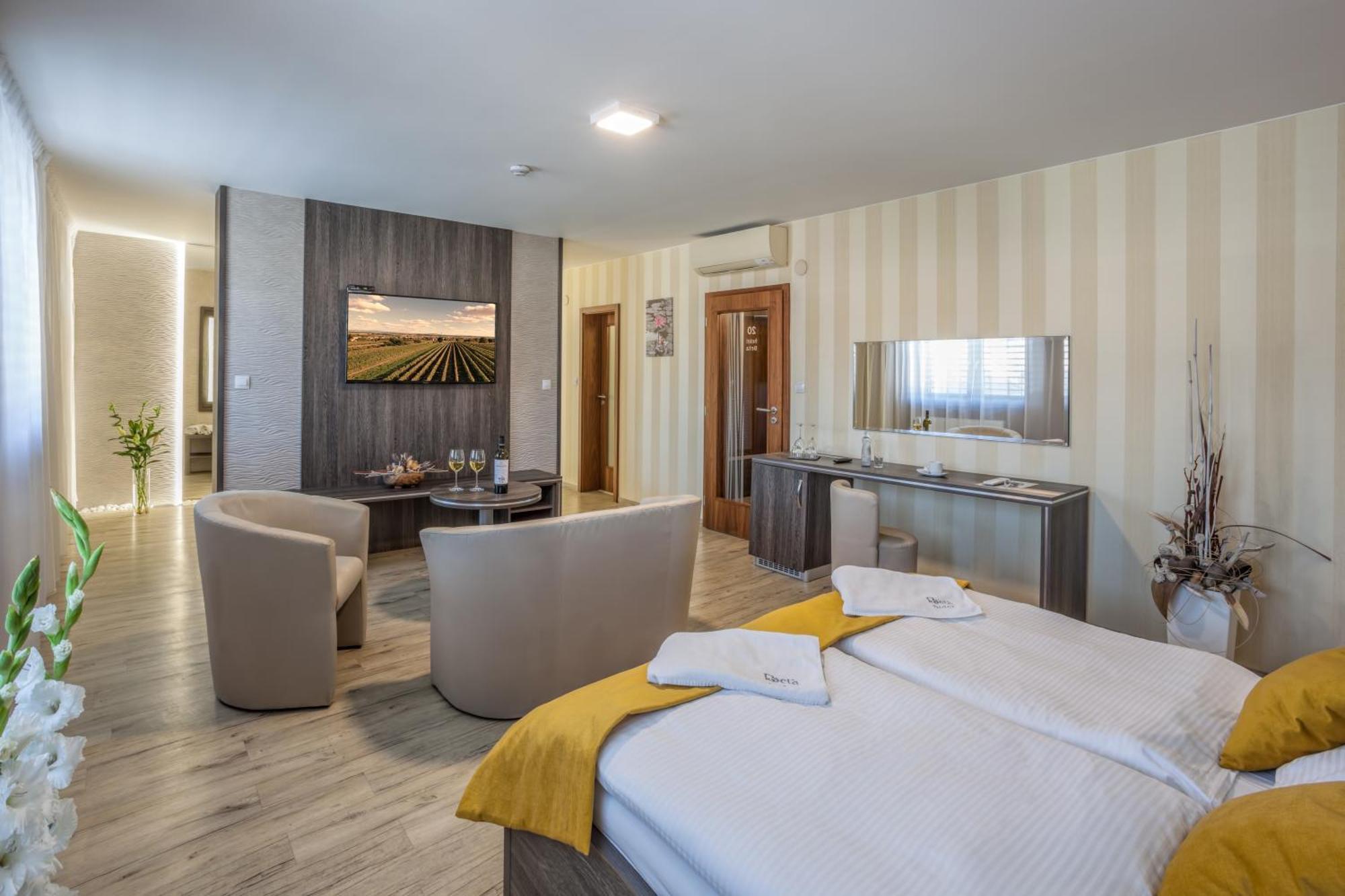Hotel Beta Bzenec Eksteriør billede